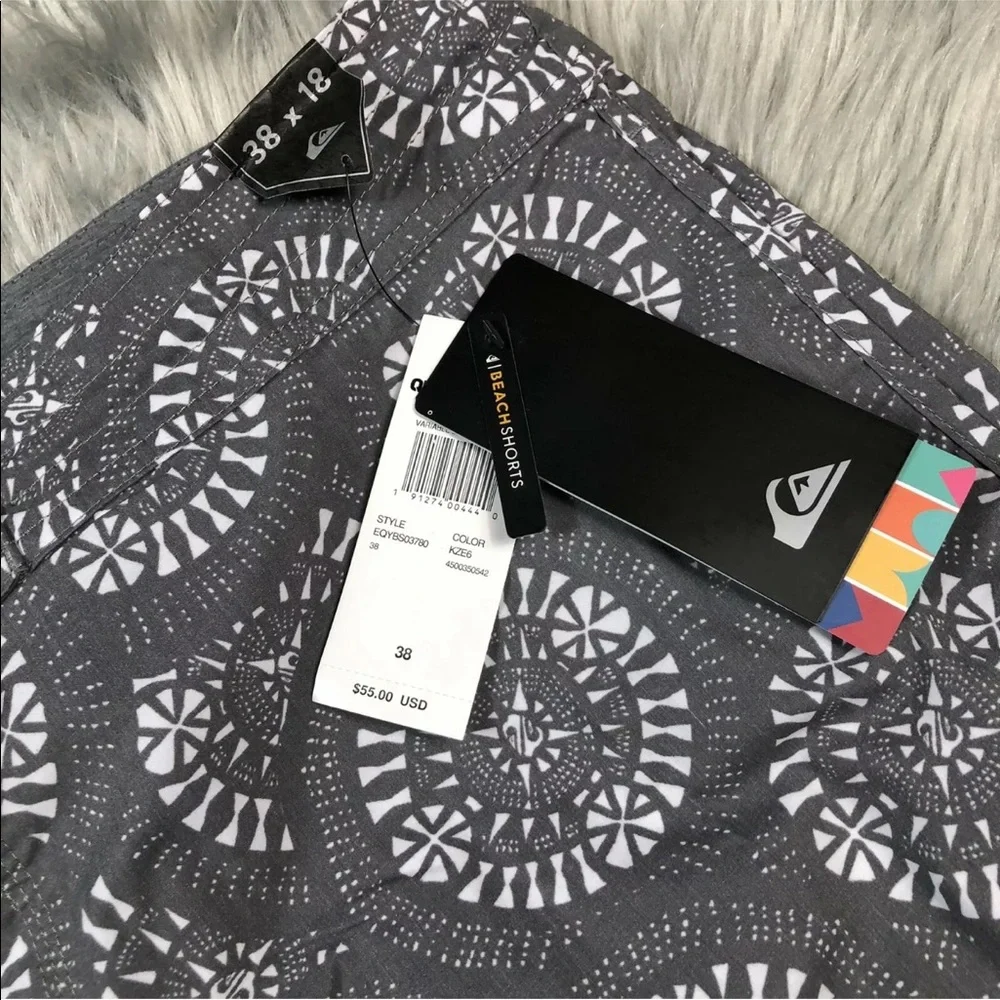 Quiksilver Variable 18” Beach Shorts Gray Quiet Shade Size 38